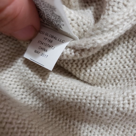 Wyld Hart Floral Embroidered Cream Knit Sweater - Picture 9 of 9